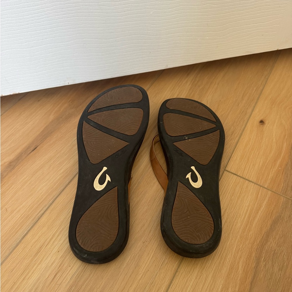 Women's Black and Brown Sandals, Olukai